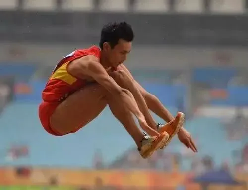 篮球教练如何帮助球员理解规则的重要性?_0